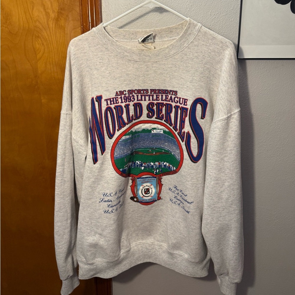 Nutmeg Mills vintage 1993 little league world series crew neck